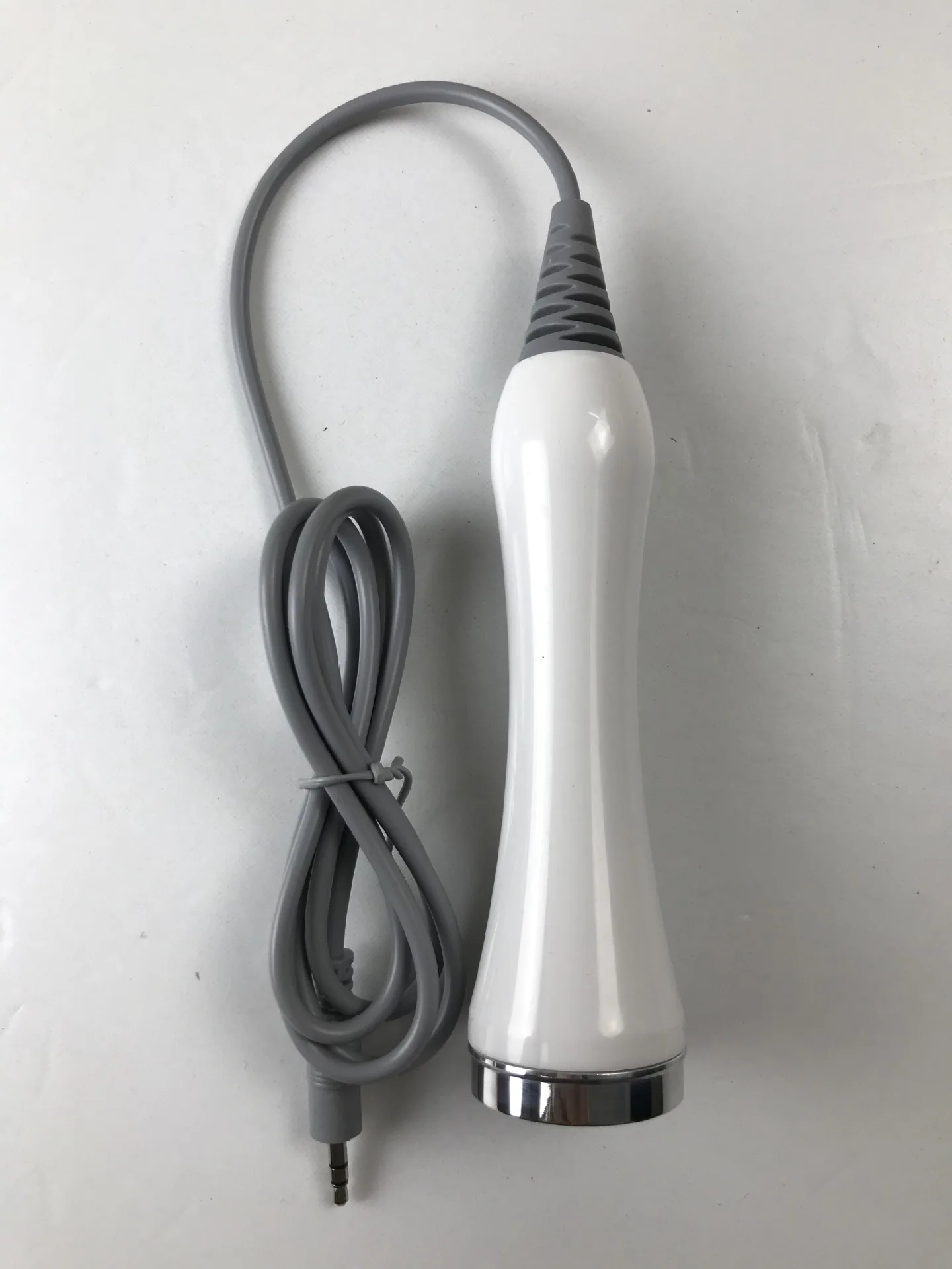 

Многофункциональный аппарат 6-в-1 для гидропилинга и кислородной терапии для очищения и омоложения кожи