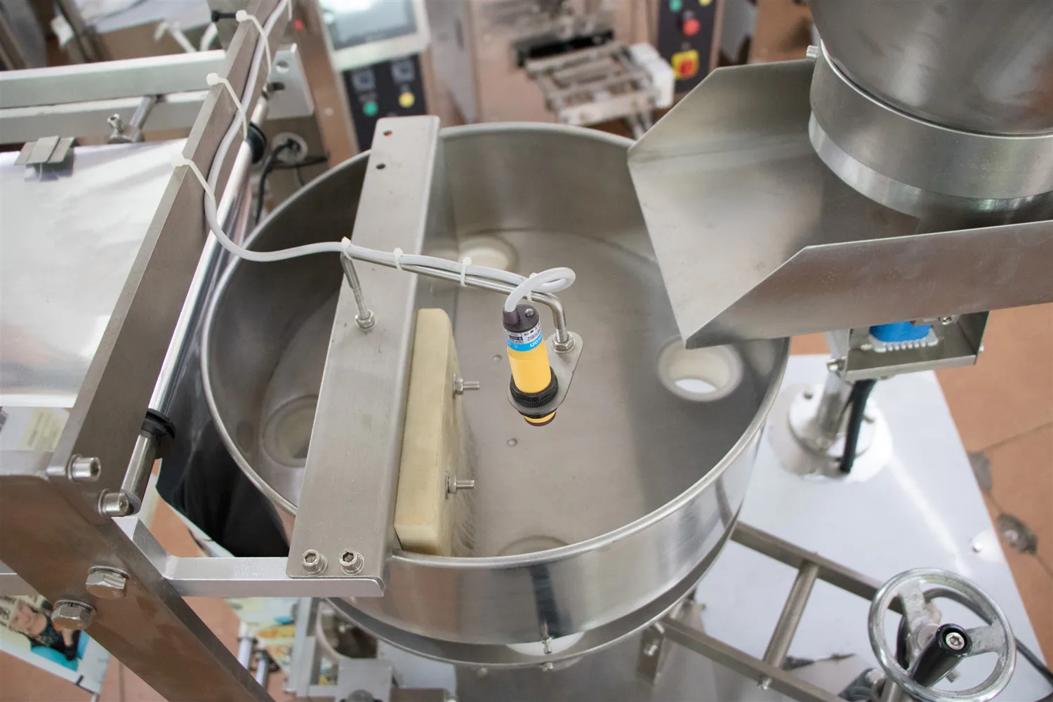 سعر المصنع أكياس بلاستيكية متعددة الوظائف حزمة الغذاء وجبة جاهزة آلة تعبئة وتغليف النيتروجين #4