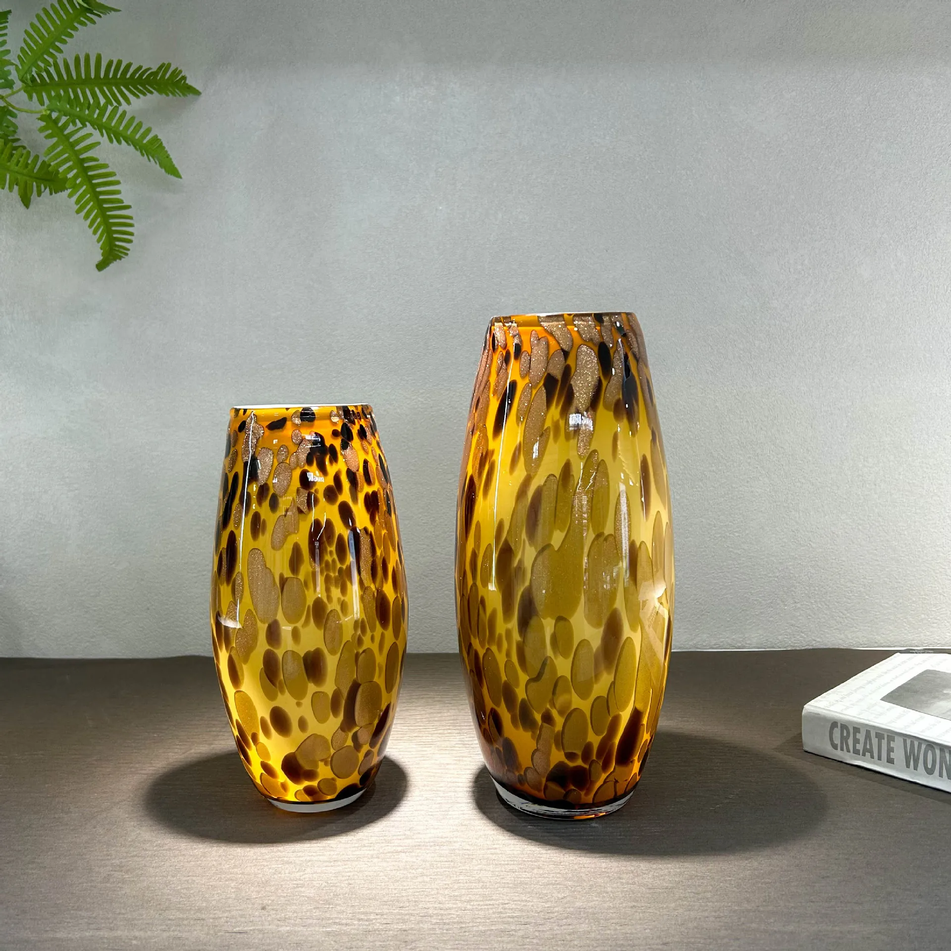Fashionable And Classic Vintage Glass Vase, High-end Hydroponic Flower Arrangement For Living Room And Dining Table Decoration