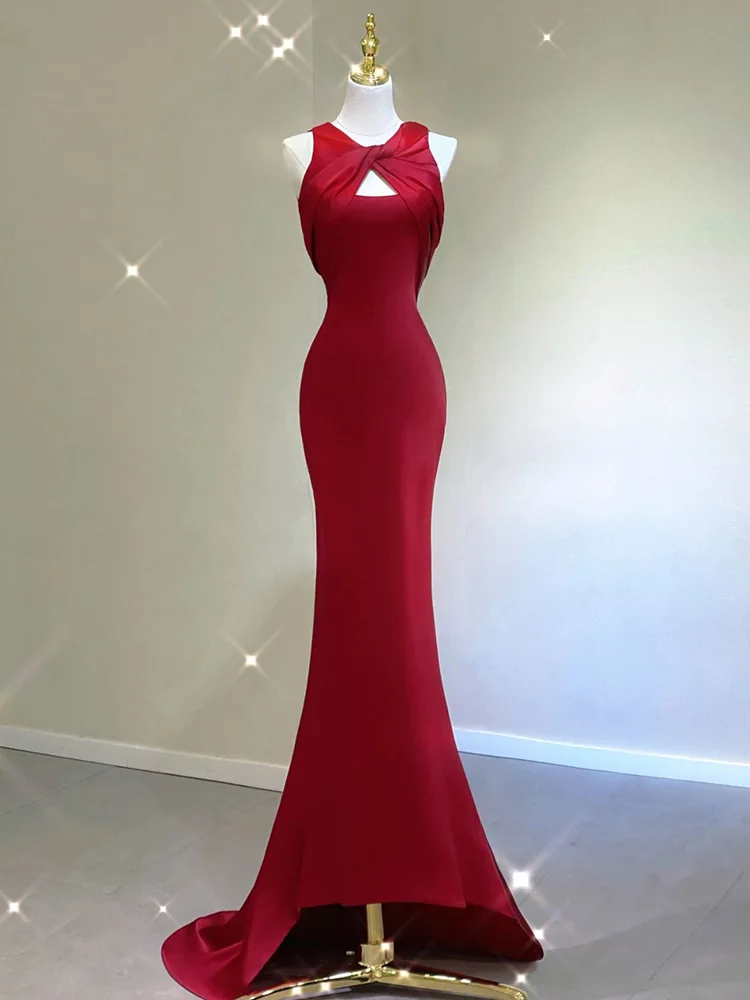 

Wine Red Senior Bridesmaid Dresses A Line Mermaid Backless Floor Females Halter Sleeveless Wedding Party Evening Gowns New