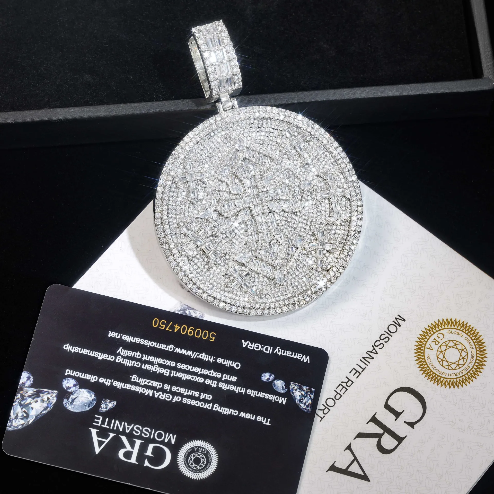 LYEE CYEE Full Diamond Disc Cross Hip Hop Street Rap Trendy Necklace Accessories Can Be Paired with Cuban Chain Boutique Jewelry Valentine's Day/Commemorative Gifts Birthday Gifts Festival Gifts Unique Jewelry