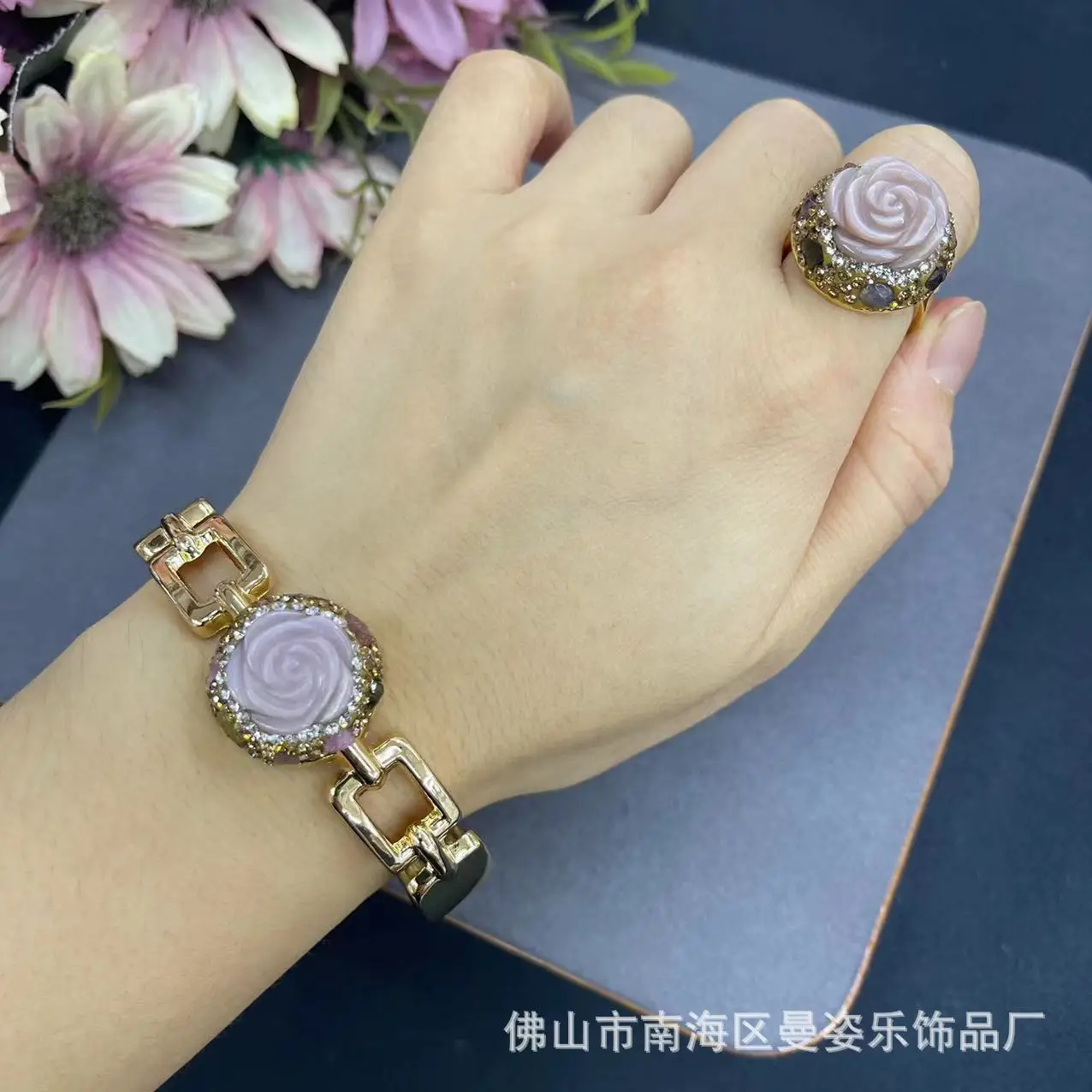 DIY accessories Natural Queen Pink Shell Carved Rose Jewelry Set Natural Stone Two-piece Jewelry French Romantic Cross-border