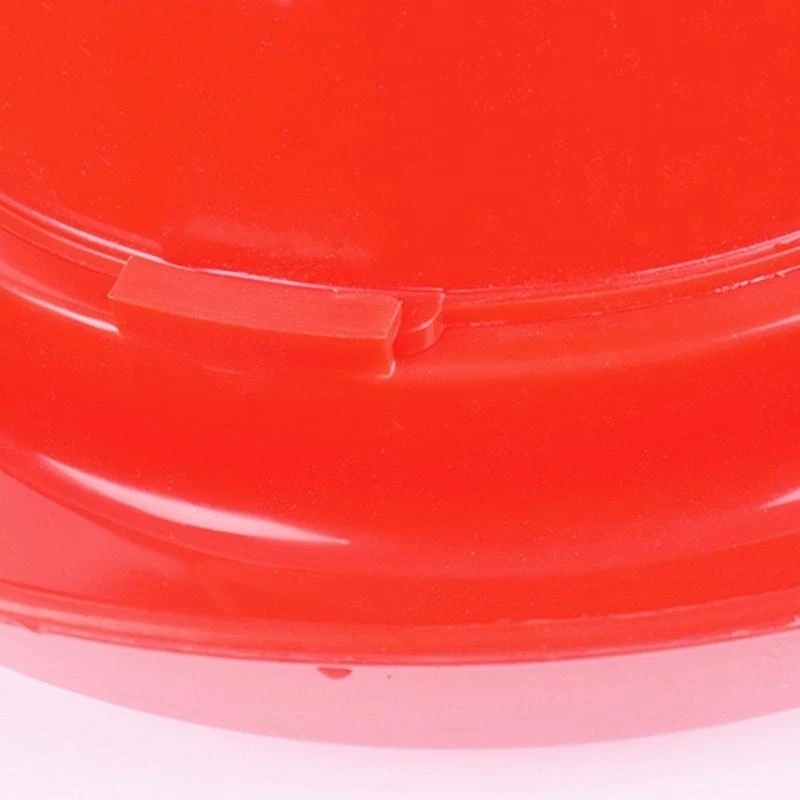 Автоматический водный фонтан для домашних птиц.