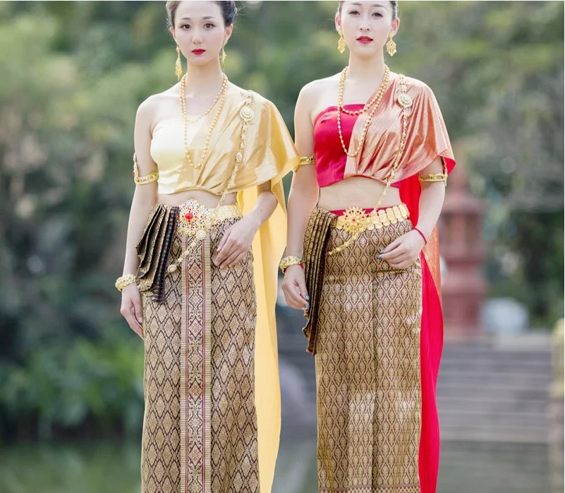 

Dai Traditional Attire for the Water Splashing Festival, Thai atmospheric Welcome Suit