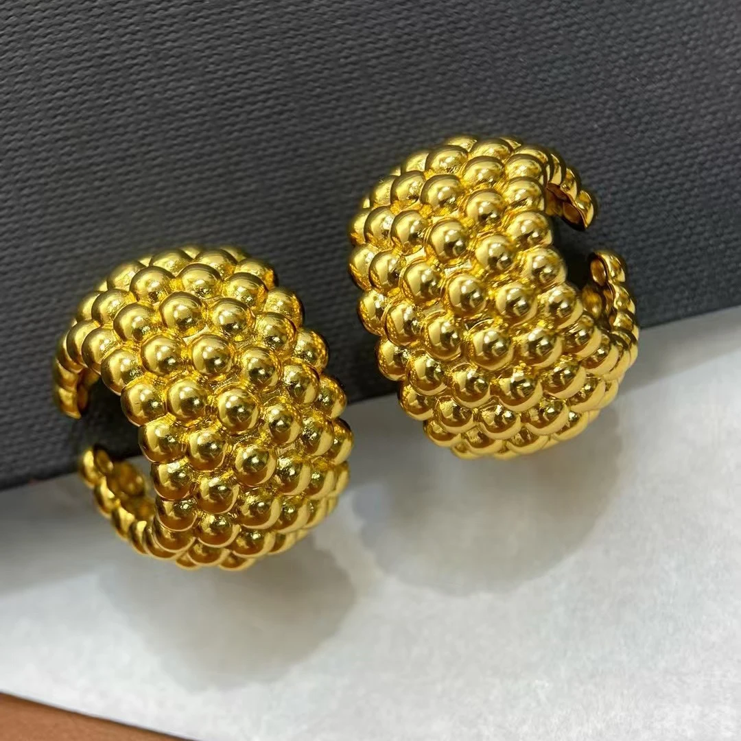 

Vintage Brass Plated Gold Round Earrings Ear Clip Women Luxury Jewelry