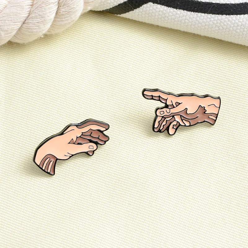 Foreign trade personalized creative mini version of small hand alloy brooch cartoon collar cute little hand paint pin badge2024