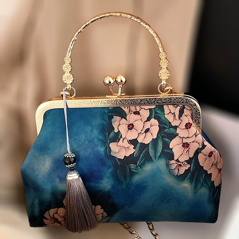 Chinese style printed cheongsam bag, elegant retro clip on handbag for women, classic ancient style small bag, carrying mom bag