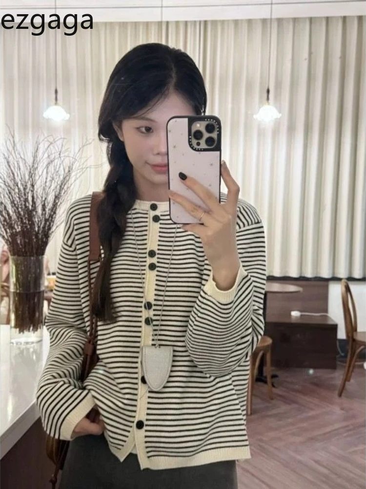 

Ezgaga Knitted Cardigan Women Striped O Neck Single Breasted Autumn Winter Loose Outwear Fashion Sweater Female Casual Tops