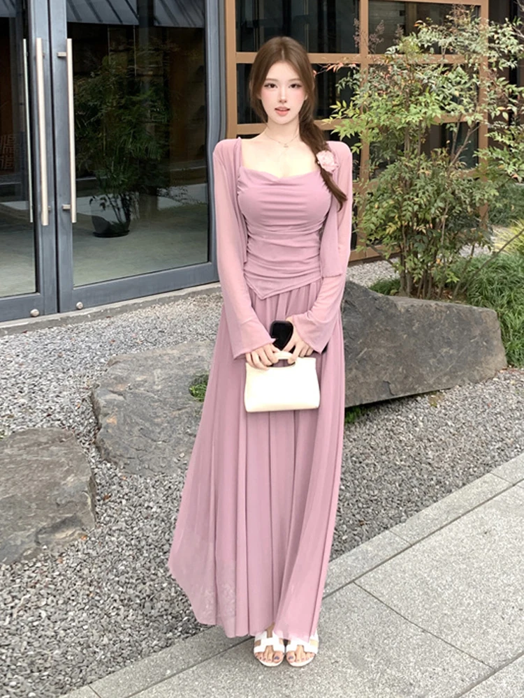 

Новый комплект: Жилет с плиссированными бретелями и топ-халтер на тонких бретелях, фиолетовый, с защитой от солнца, и легкий кардиган. Женская мода. Весенняя коллекция.