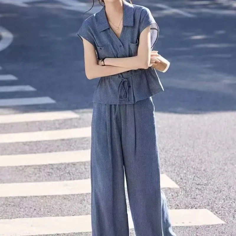 

Women Sleeveless Collared Drawstring Waist Blouse Summer Casual Denim Look Shirt Top