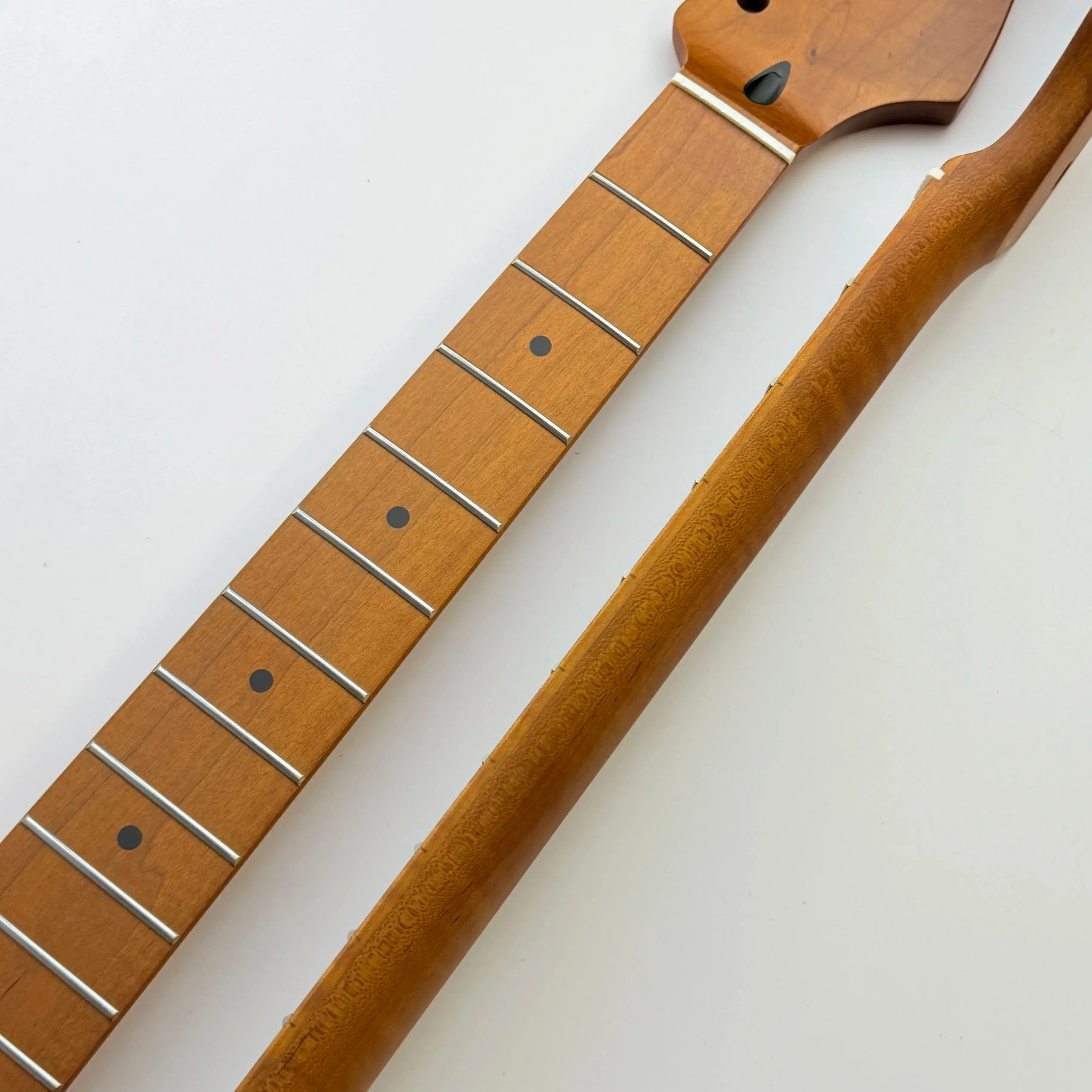 ST Style Roasted Maple Guitar Neck, 22-Fret Maple Fingerboard, Head Adjust Truss Rod, Replacement