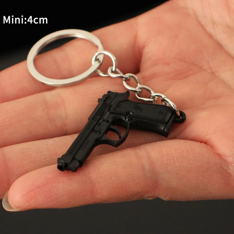 Hot 1:5 Berettas 92F Metal Gun Keychain Glock 1911 Pistol Weapon Model Toy Miniature Alloy Collection Adult Pendant Holiday Gift