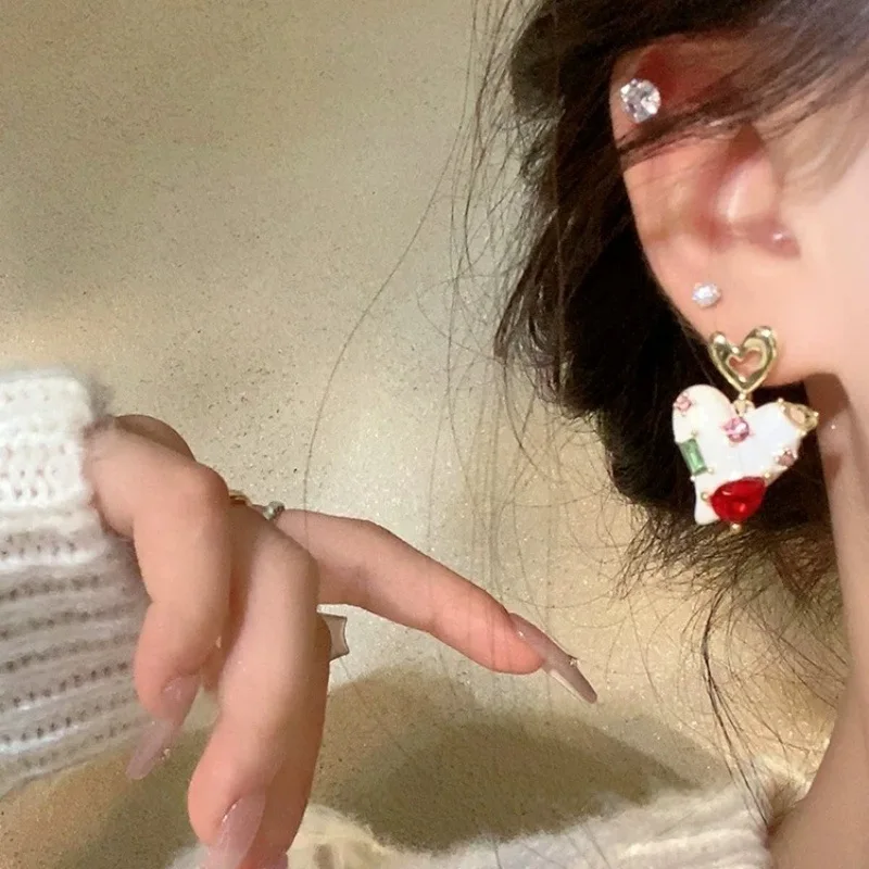 الأزياء الملونة الزركون على شكل قلب أقراط للنساء الحلو لطيف الأبيض المينا انخفاض الأقراط الزفاف المشاركة مجوهرات هدايا