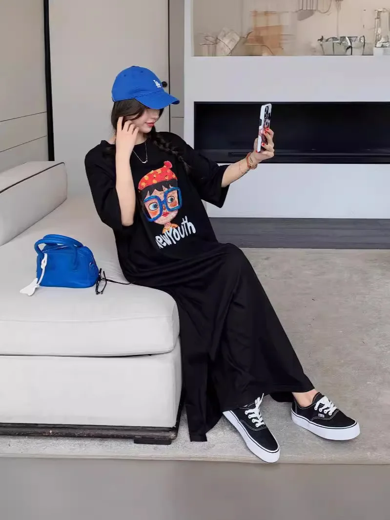 Lässige Alltagskleider in Übergröße mit lockeren Schlitzen, langen, kurzärmeligen T-Shirts sind lockere und trendige 2025, Damenkleidung