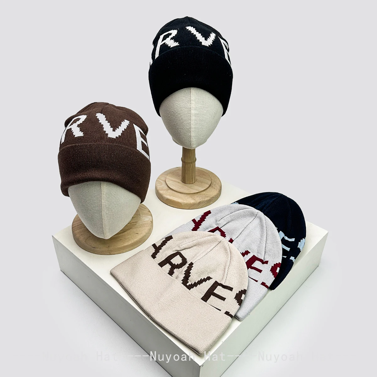 

New Men Women Korean Retro Jacquard Letters Wool Knitted Hats Warm Outdoor Fashion Couple Beanies Casual Versatile Personal ins