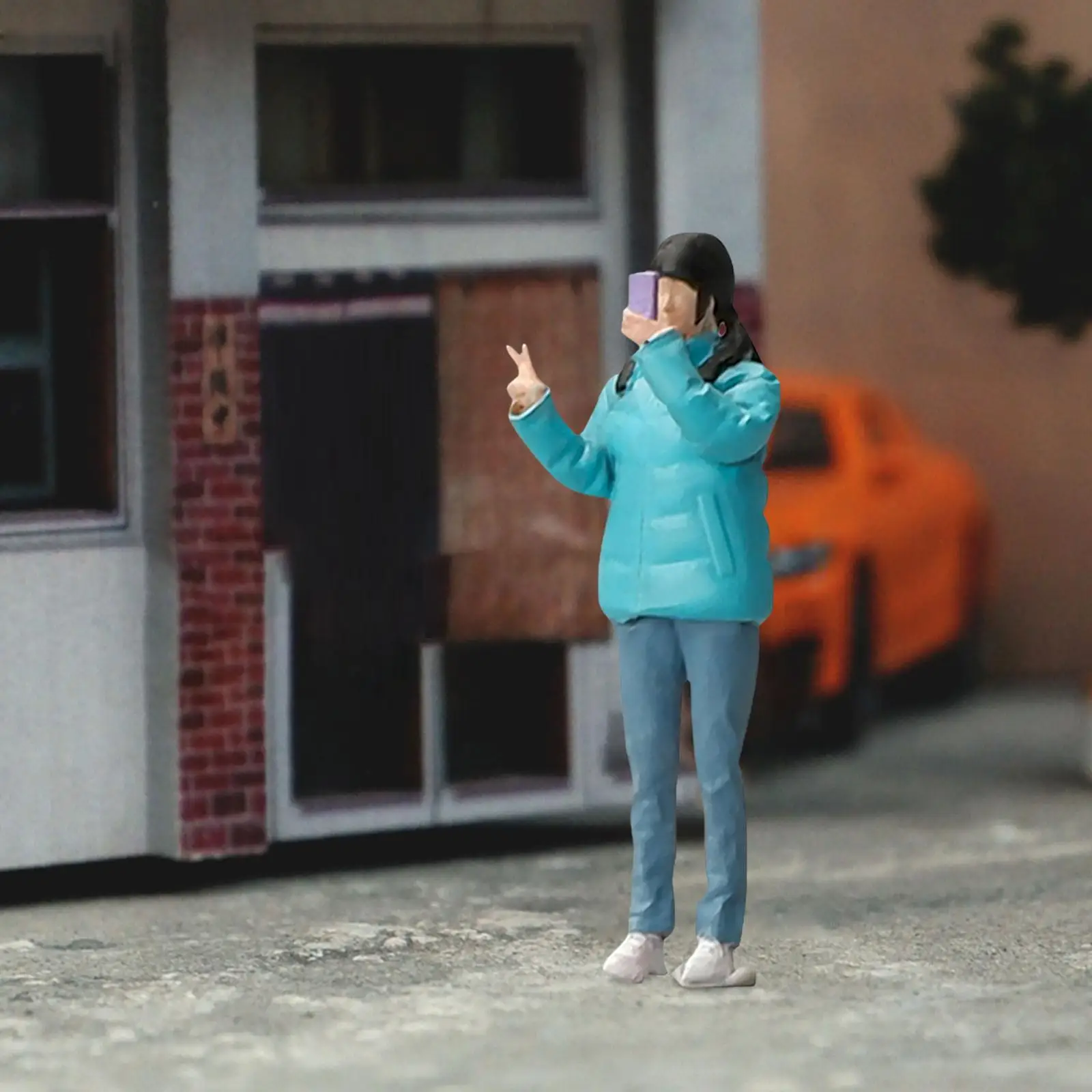 1:64 People Figures Down Jacket Girl Trains Architectural People Figures Tiny People Model for Miniature Scene Layout Decor