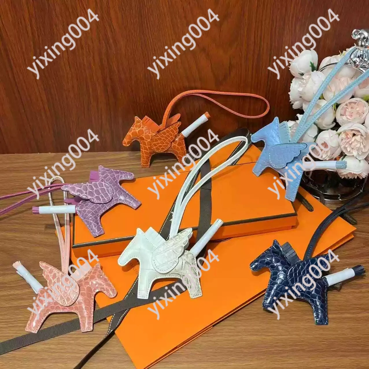 Ladies Crocodile Pattern Pony Charm, Genuine Leather Winged Pendant Keychain Bag Decoration