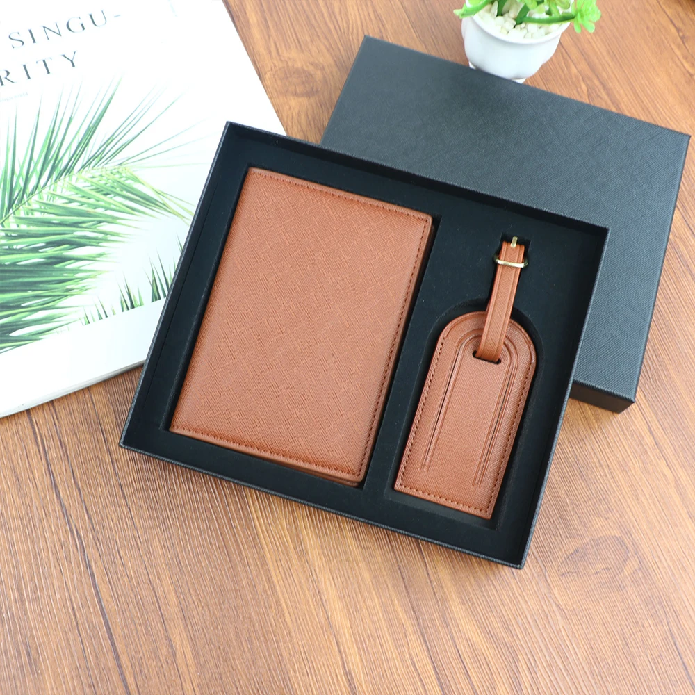 Personalisiertes Namensset, Unisex Safiano PU-Leder Reisepasshülle und Gepäckanhänger Geschenkbox – Detail 8