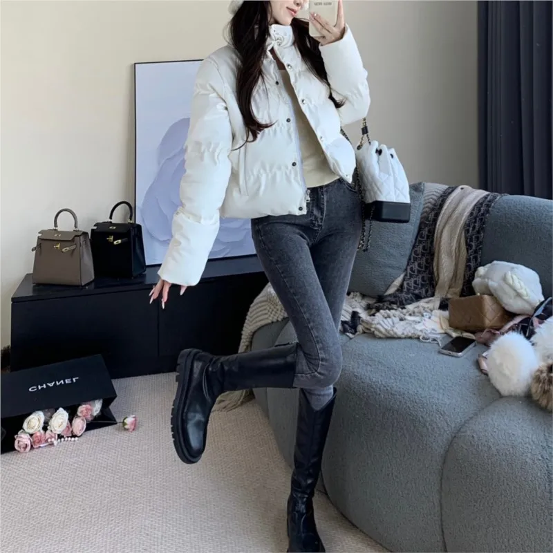 سترة مبطنة بالقطن من جلد البولي يوريثان لخريف وشتاء 2026 معطف أبيض قصير دافئ عصري جديد #2