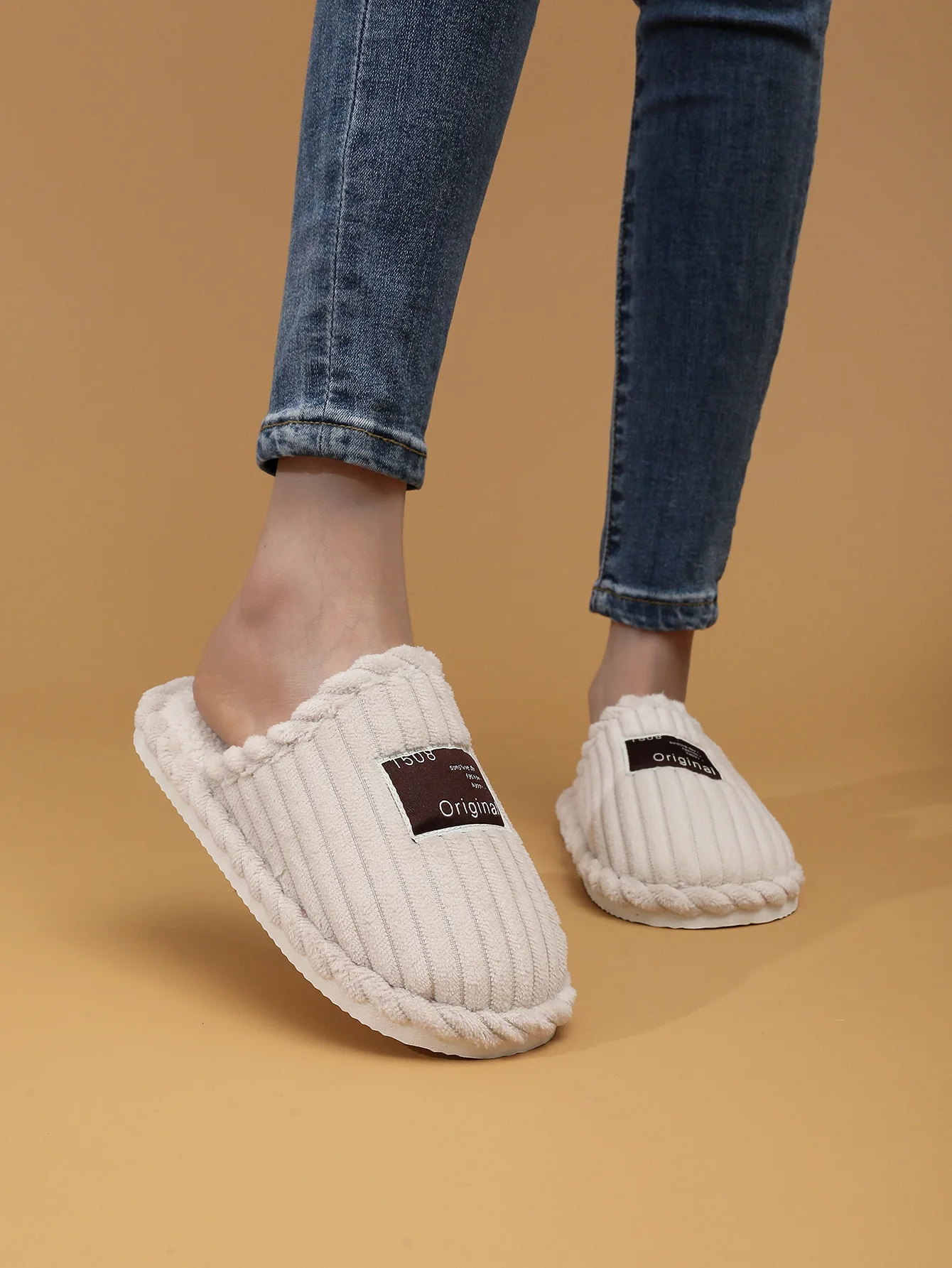 Herren-Hausschuhe, rutschfeste Baumwoll-Slides, wärmende Plüschschuhe, modische Winter-Hausschuhe, bequeme Damenschuhe. – Detail 14