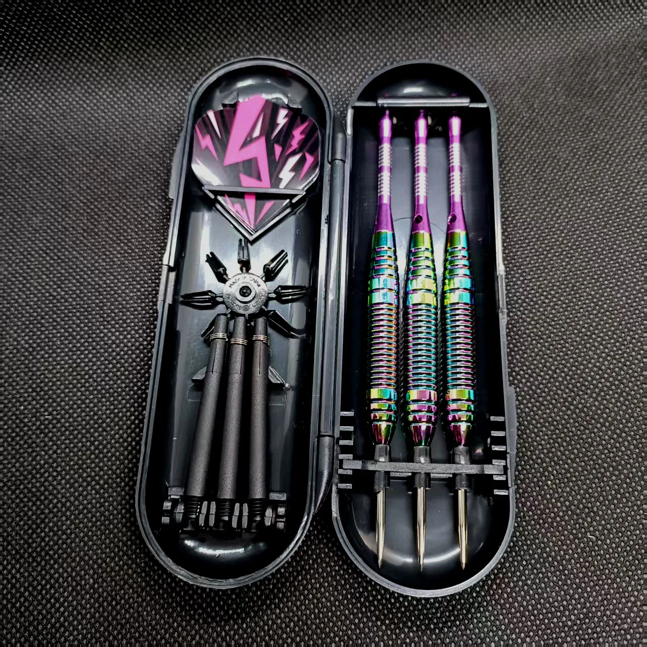 Professional Dart Set 22G Metal Steel Tip Rainbow Barrel Darts with Nylon Shaft Protector Dart Set for Beginners Dart Player