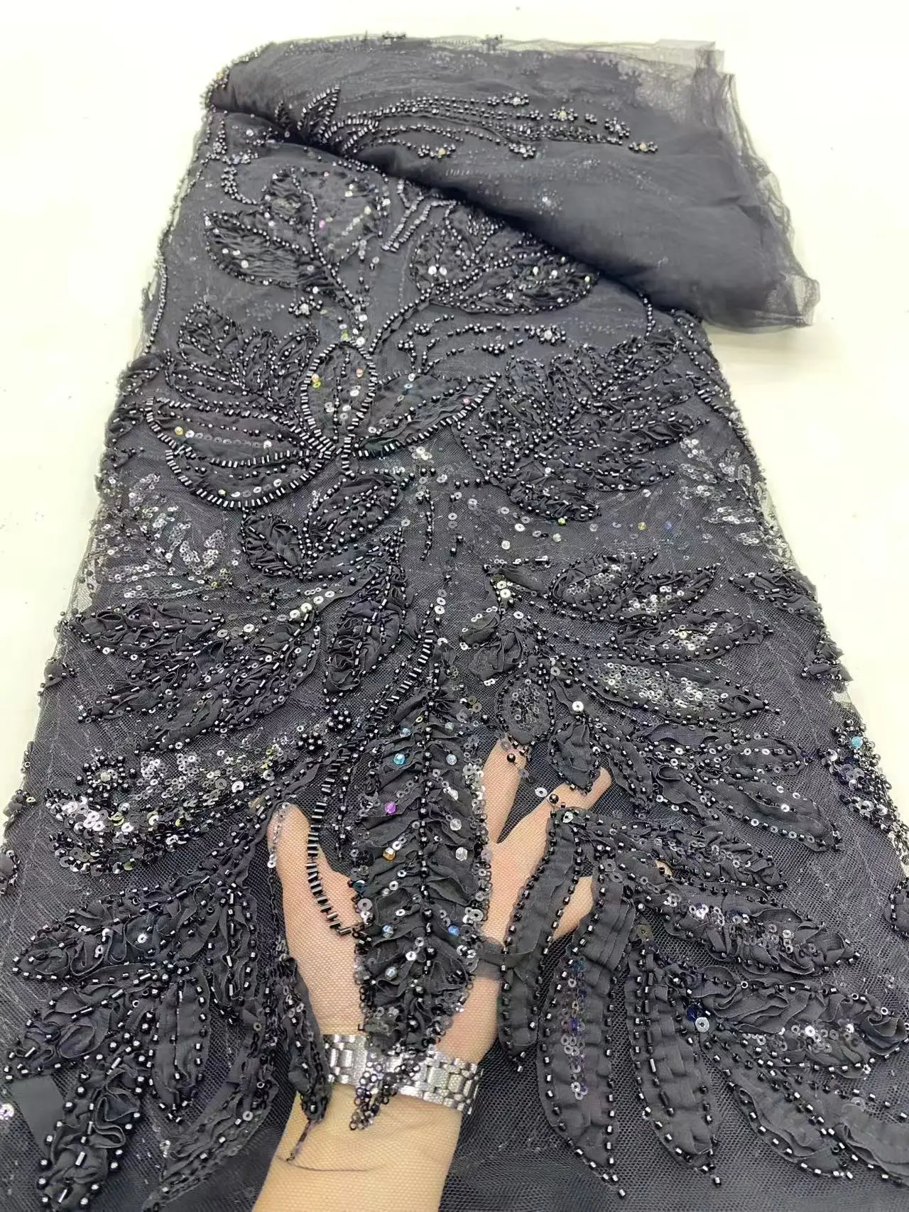 2025年最新の高品質アフリカナイジェリアチュールレース生地、ビーズとスパンコール付き刺繍レース、ウェディングパーティードレス用、5ヤード