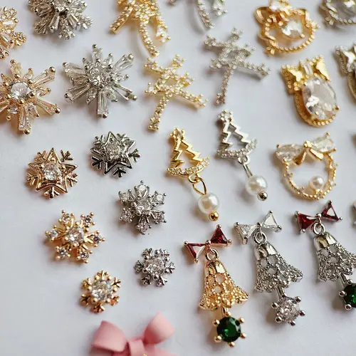 10 Uds nuevas campanas de Navidad corona copo de nieve alce circón arte de uñas manicura accesorios de uñas DIY suministros de decoración de uñas dijes