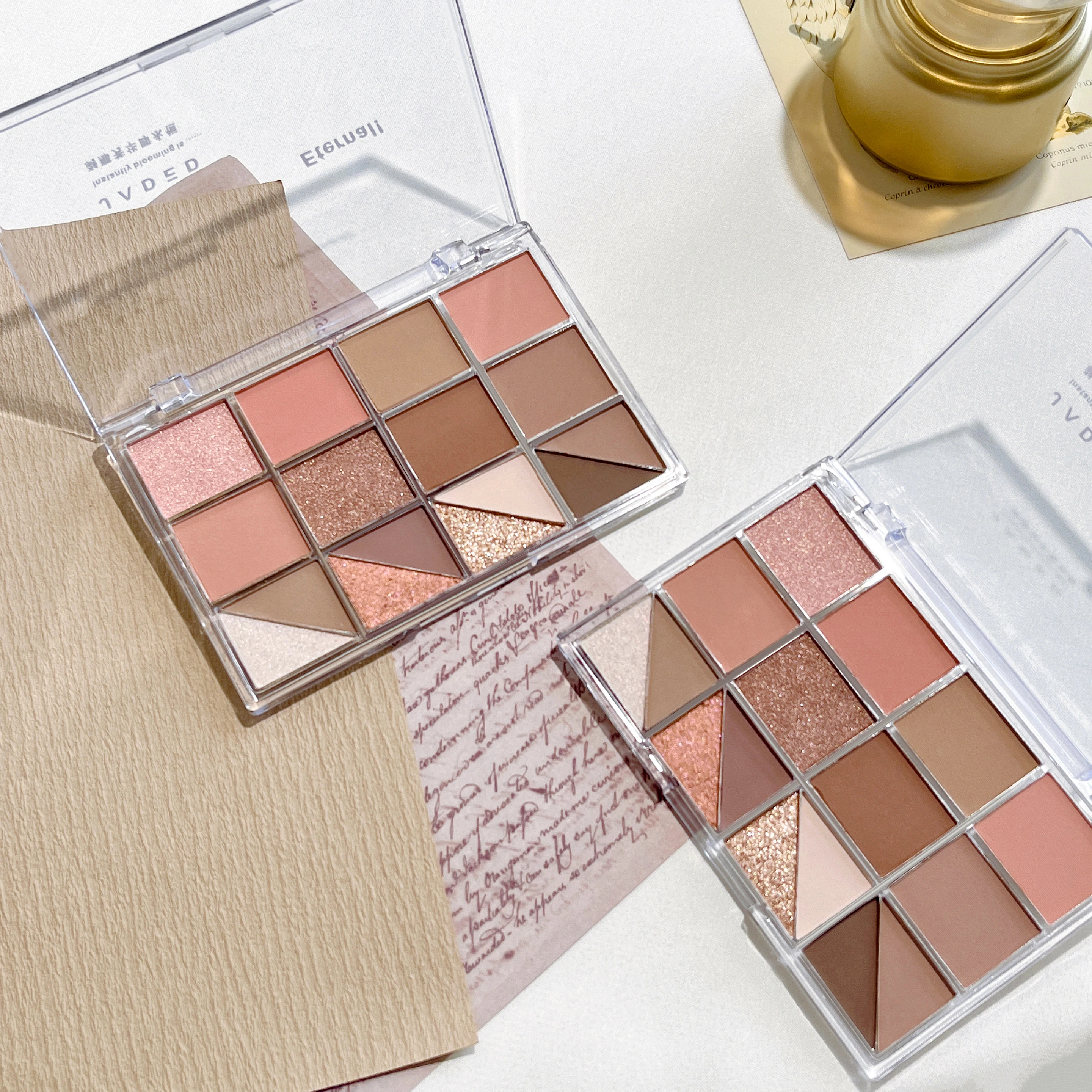 16 colori Tavolozza di ombretti multicolori di alta qualità Contouring Glitter Matte Perlescente Trucco resistente al sudore Ombretto in polvere secca