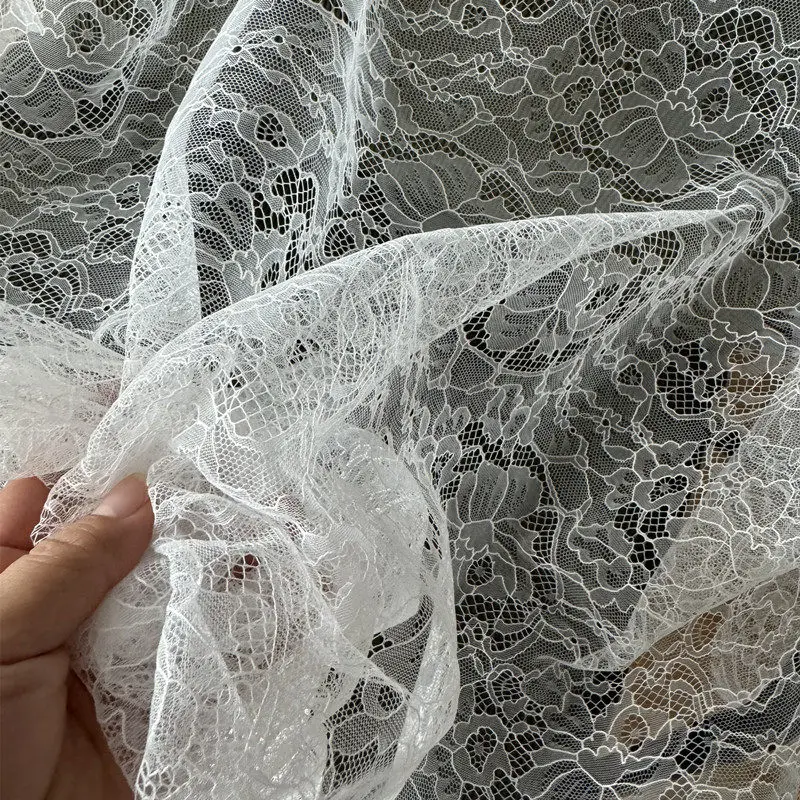 2mの新しい耐久性のある透明レース、幅広の花柄刺繍付き、ウェディングドレスや衣料品アクセサリーセット用