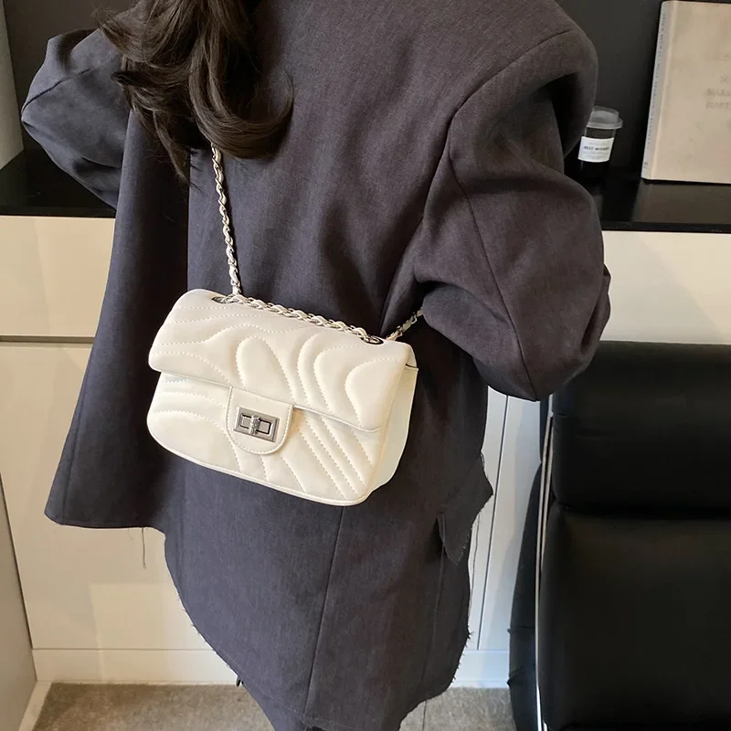 2025 Ins Trendy Women's Diamond Chain Crossbody - Niche Design, Versatile for Daily & Evening Looks