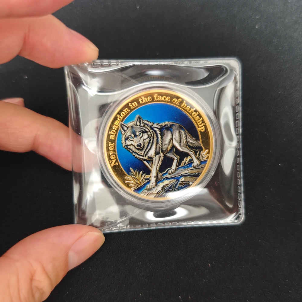 Double Sided 3D Embossed Loyal Wolf Gold Medal Inspirational Lone Wolf Decorative Collectible Badge Pocket Souvenir Gift