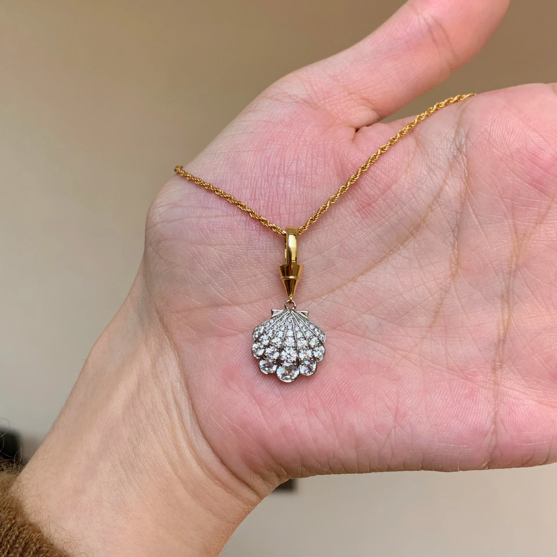2026 Hottest 925 Silver Full Gems Necklace Black Gold High Carbon Diamond Shell Shape Pendant Rope Chain Choker Unisex Jewelry