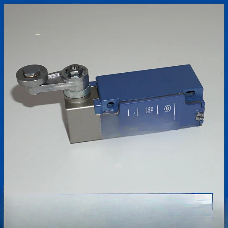 Sany Zhonglian host observation door limit switch, travel switch