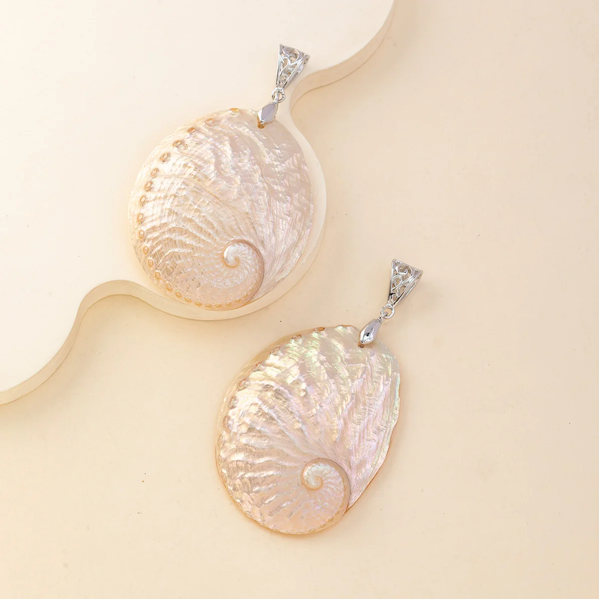 Natural Freshwater Shell Irregular Pendant Mother of Pearl Shell High Gloss Jewelry Accessories Making DIY Necklace45-50x56-62mm