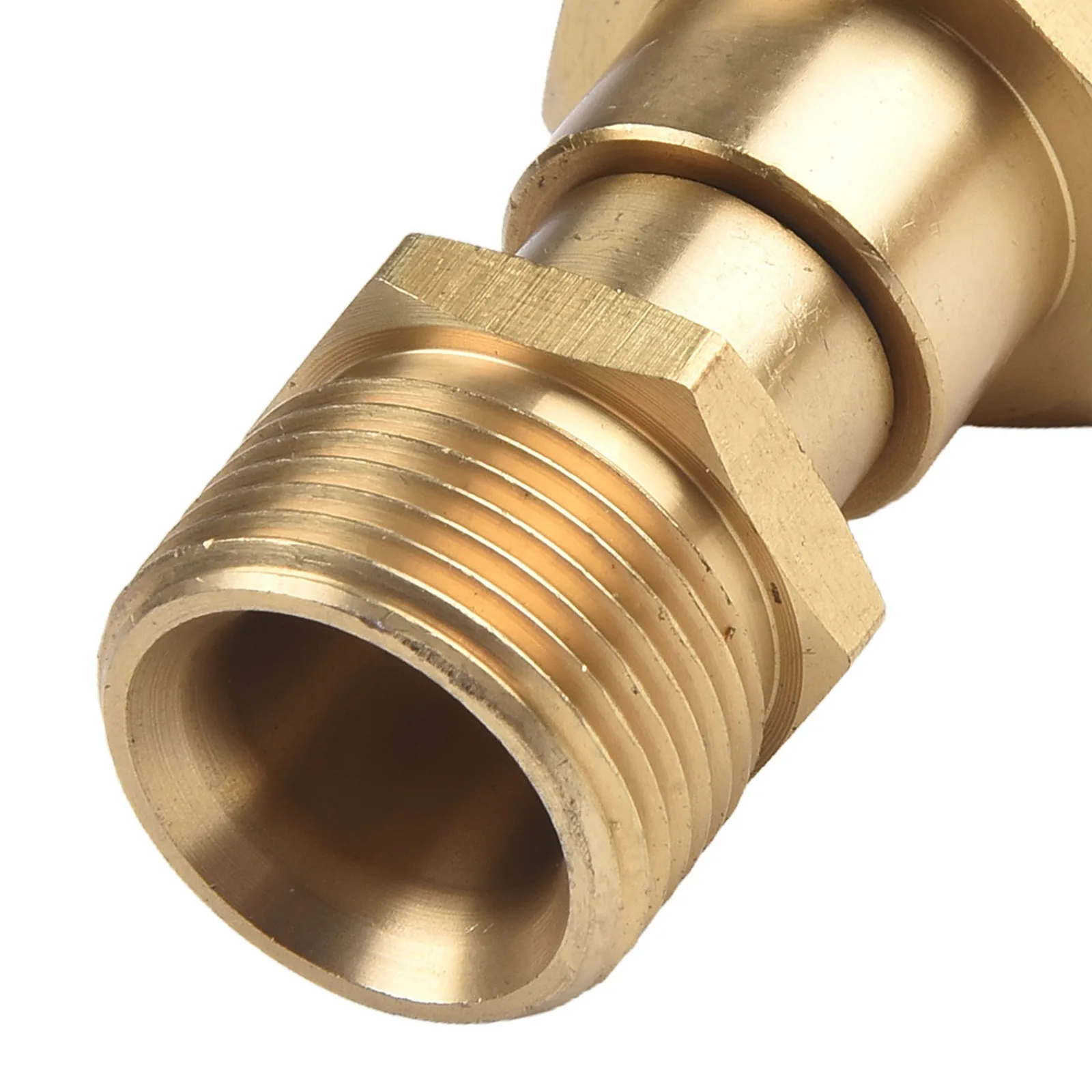 

Переходник для шланга мойки высокого давления M22, латунный поворотный соединитель 14 мм для улучшенного движения шланга и долговечности