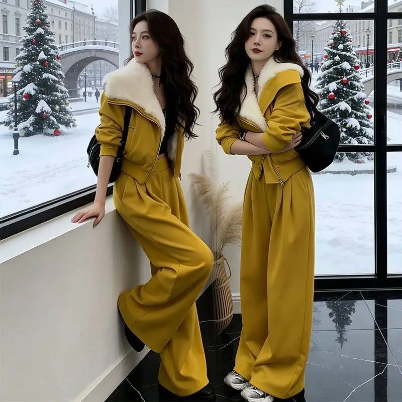 

Желтый модный комплект из двух предметов: пальто с воротником и брюки с широкими штанинами из вельвета, осенне-зимний дизайн.