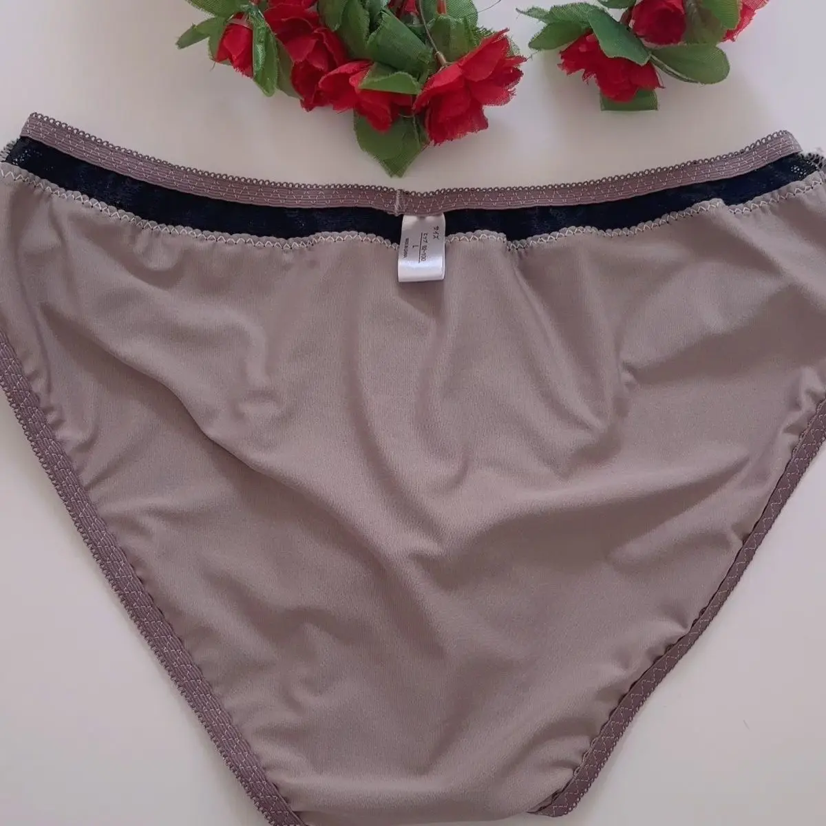 ชายลูกไม้ Bowtie กางเกงต่ําเอวนูนกระเป๋านุ่มและ Silky Panty DJ Club Bar BF ของขวัญ LGBQ กางเกง