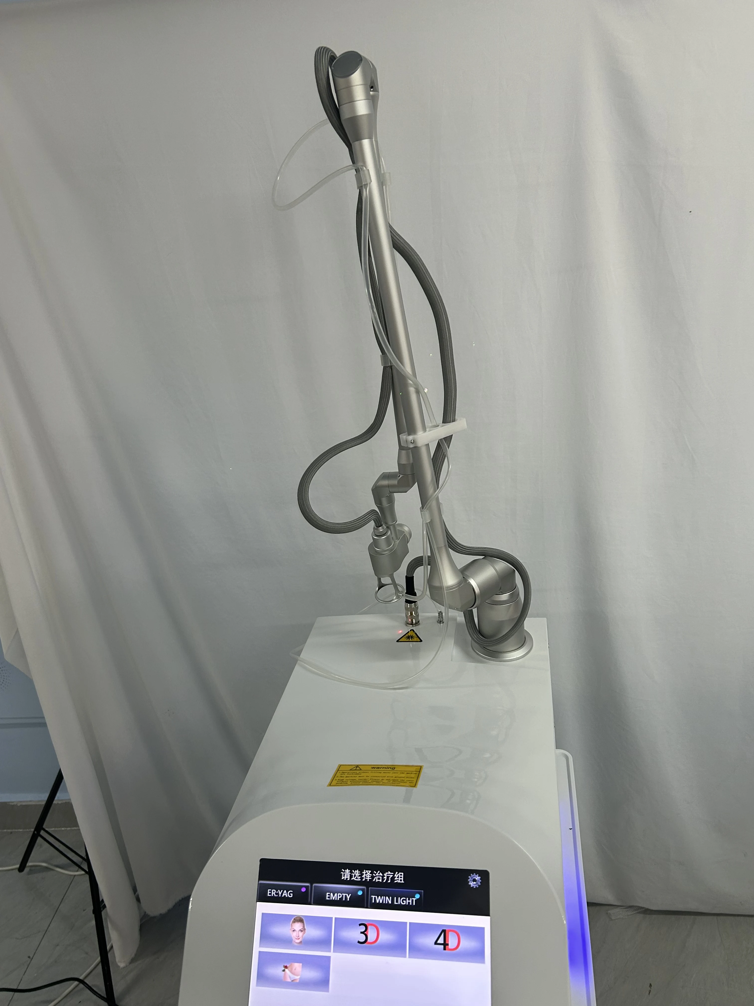 Fractal Laser Skin Reconstruction Laser Removing Scar Acne Fractal CO2 Laser Vaginal Thickening Machine