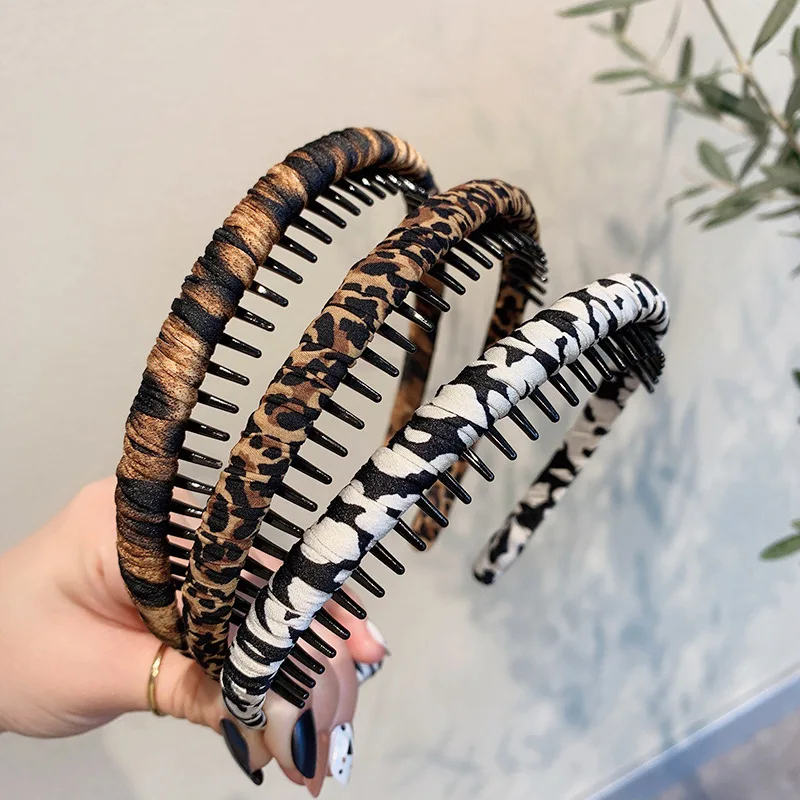 

2pc Korean Anti Slip with Teeth Leopard Headband Minimalist and Versatile Fashion Hair Bands Women Girls Hair Accessories