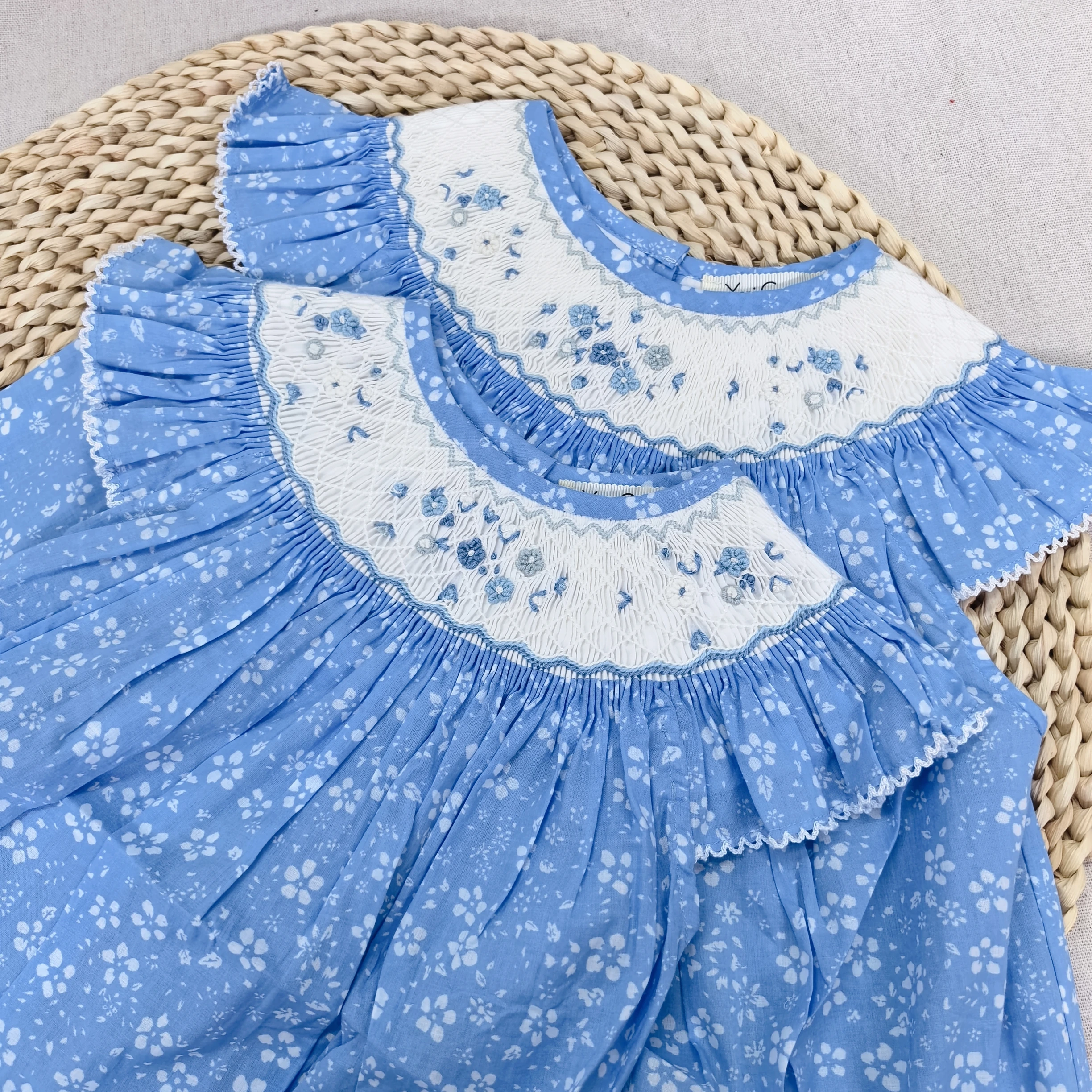 Girls' Smock Dress In Blue And White Heavy Handmade Flower Embroidery Cotton Cute Flying Sleeves Boutique Children''s clothing