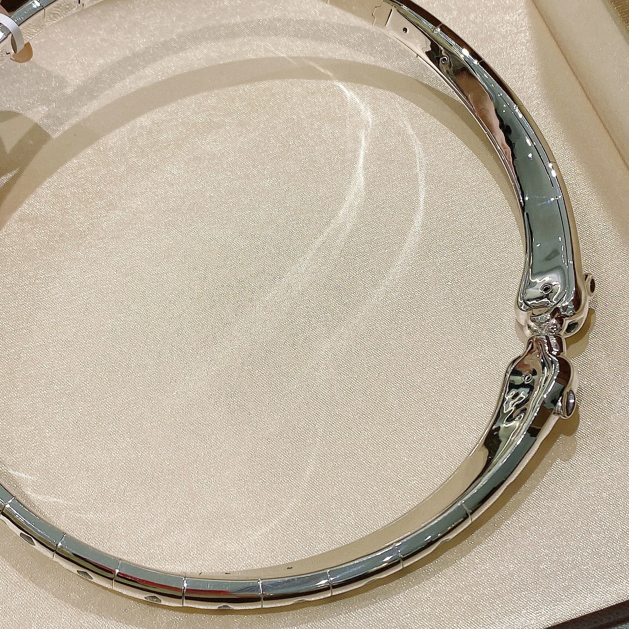 

Luxury New Real 925 Silver Pear Cut Emerald Green Stone Eyes Black Double Leopard Open Necklaces Choker For Women Fine Jewelry