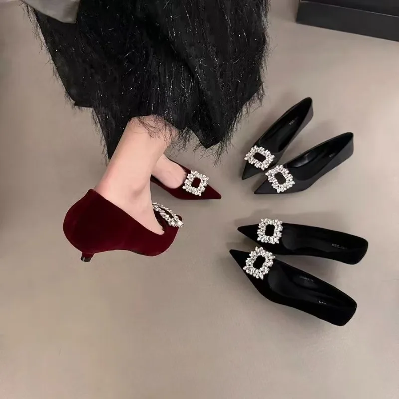 أحذية نسائية سوداء للقطط، كعب عالٍ بإبزيم مربع من حجر الراين للنساء، كعب عالٍ عصري للاستخدام اليومي