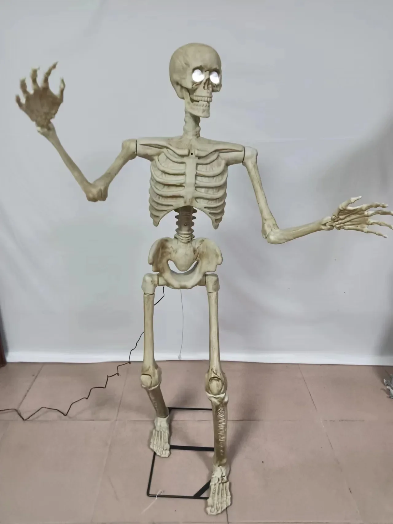 Directly from the manufacturer Halloween Skeleton Skeleton Horror Skeleton Bone Haunted House Backroom Site Plastic Props