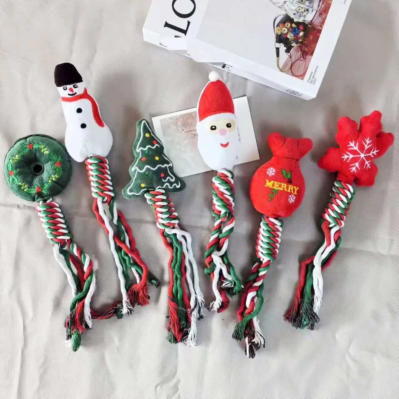 New Christmas Dog Squeak Plush Toy Santa Tree Knot Dog Toy Pet Interactive Supplies Dog Toys for Large Dogs