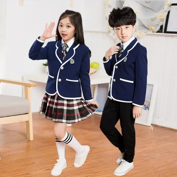 children's school uniform clothing and long sleeved chorus of primary school students reading British student school uniforms