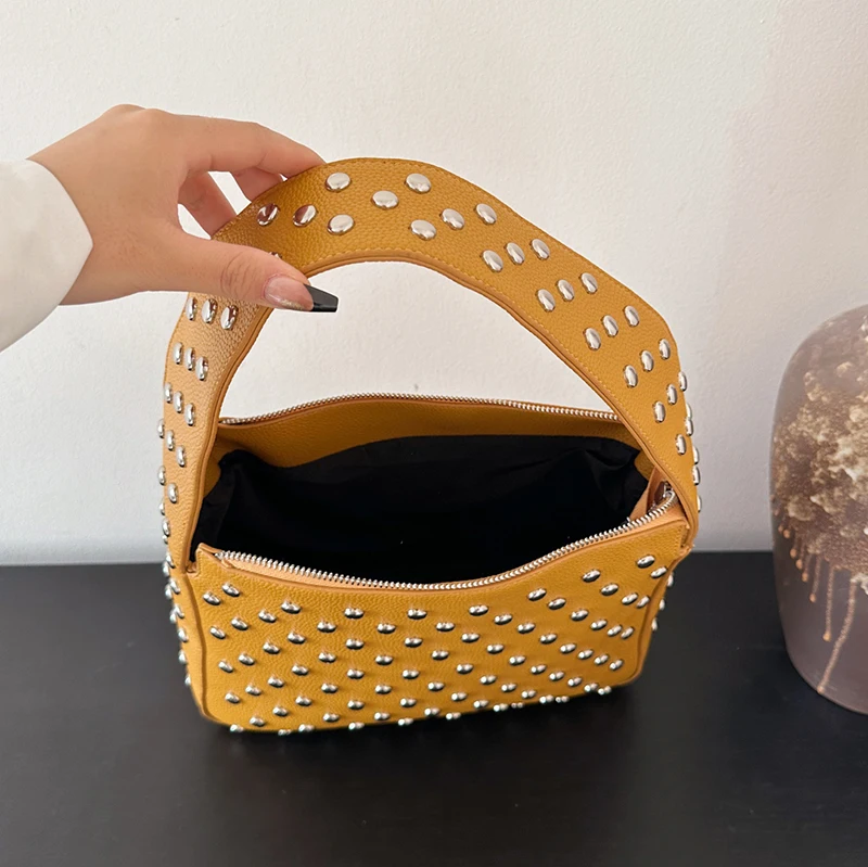 Modische Sling-Handtaschen, Shopper-Tasche, Nieten-Design, Hobo-Schultertaschen, 2024, schwarzer Punk-Stil, Unterarm-Schulter-Handtasche und Geldbörse – Detail 11