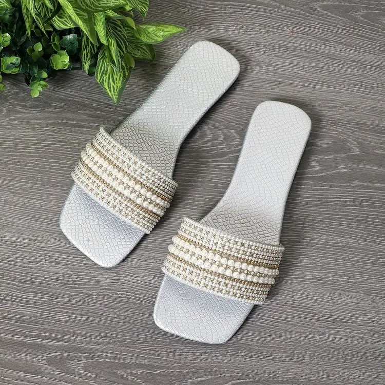Damen-Sandalen mit flachem Boden, 2025, Sommer, neuer Stil, Perlen-Strass-Schuhe, Damen-Outdoor-Mode-Hausschuhe – Detail 19