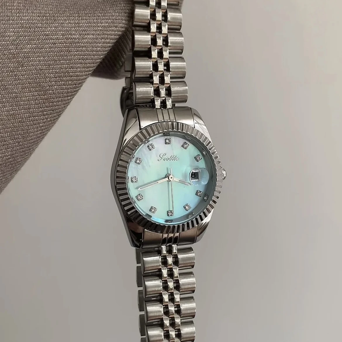 Original luxury ladies watch simple highend glacier blue fashion commuter allmatch luxury temperament steel band watch for women