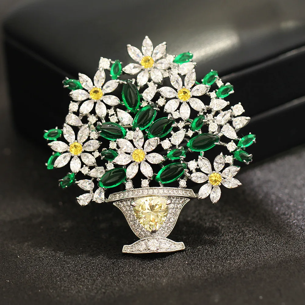 Vintage Style Flower Basket Emerald Brooch Heavy Industry Colorful Treasure Jewelry Suit Coat Dress Accessories Pins for Women