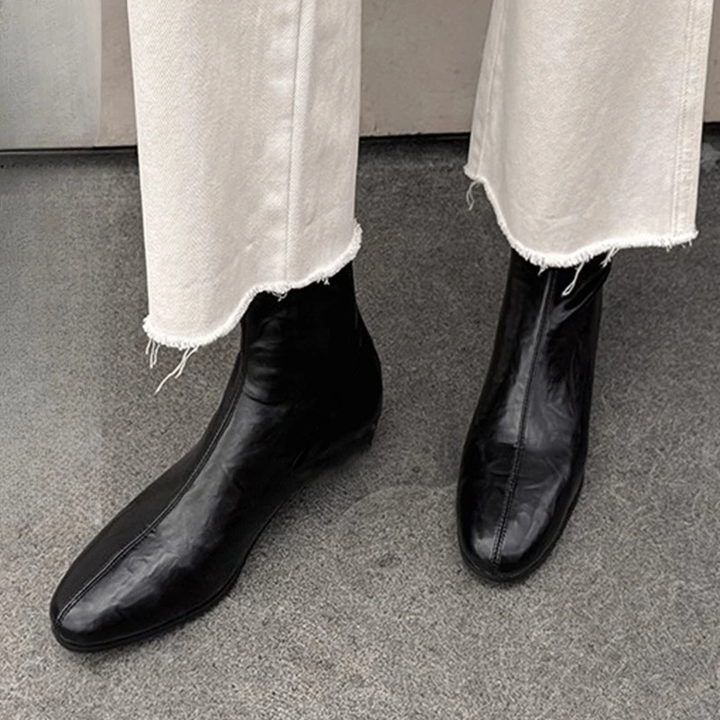 حذاء من الجلد للنساء الشقق موضة أحذية من الجلد 2025 شتاء جديد تشيلسي الأحذية المشي الاتجاه فستان أنيق أحذية فام مريحة